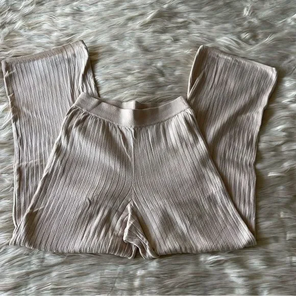 Abercrombie & Fitch High Rise Ribbed Bootcut Pant in Tan - Picture 5 of 8